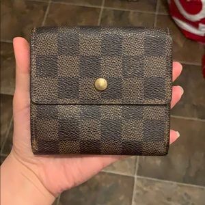 Compact Lv wallet
